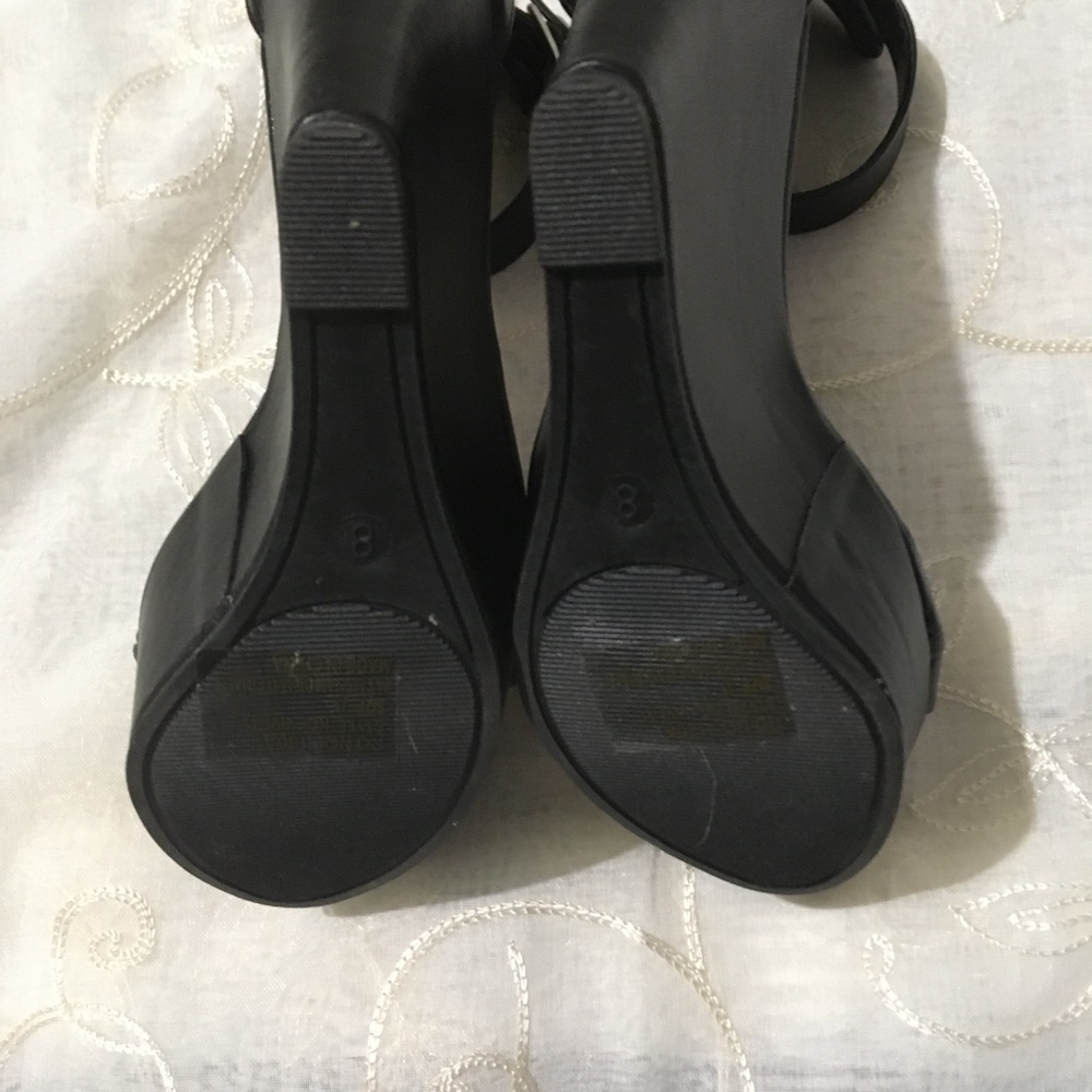 Shoes - Picture 4 of 4